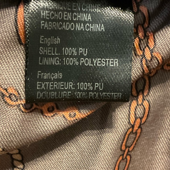 Red backpack - Picture 6 of 6